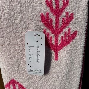 Nicole Miller Pink Tree Christmas Reversible Luxury Throw Blanket 50x70 Girl NWT